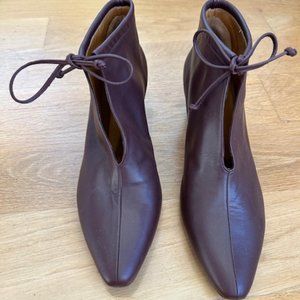 NEVER WORN COCLICO WAFFLES BOOTIE IN MERLOT LEATHER